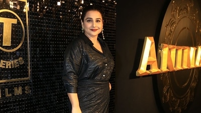 Vidya Balan followed the dress code and arrived in a black buttoned dress at the party. She was seen in the film Neeyat last year. Vidya Balan followed the dress code and arrived in a black buttoned dress at the party. She was seen in the film Neeyat last year. 