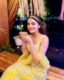 Rukshar loves gorging on the delicacies her family makes for Lohri (Instagram) Rukshar loves gorging on the delicacies her family makes for Lohri (Instagram)