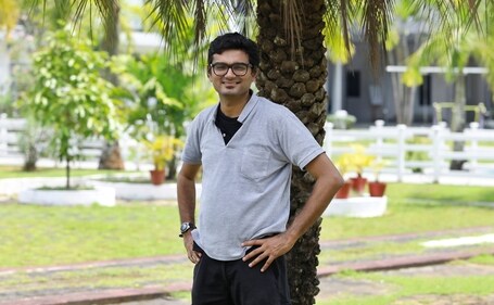 Quasar Thakore-Padamsee (X) Quasar Thakore-Padamsee (X)