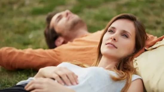 In a relationship, conflicts are natural. However, keeping respect and sanity even through disagreements are also important. This further helps in strengthening the bond and finding solutions together. "Here are some steps to express frustration (and behaviors to look out for in your partner) that are Green Flags that indicate you're working toward repair in a safe and regulated way," wrote Couple Therapist Jordan Dann.(Unsplash)