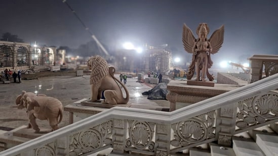 The main entrance leading to the Ram temple in Ayodhya is adorned with ornate statues of elephants, lions, Lord Hanuman, and 'Garuda'. These statues have been crafted using sandstone sourced from the Bansi Paharpur area of Rajasthan.&nbsp;(ANI)