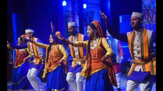 Artists of Uttarakhand performing cultural dance during function ‘Uttrayani Rangarang Kothik’at Punjab Kala Bhawan Auditorium in Sector 16 Chandigarh on Sunday. (Keshav Singh/HT Photo)