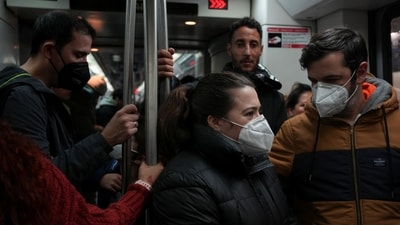 Citizens wear protective face masks as they travel in a subway, as health authorities in the region made the use of face masks compulsory in health centres due to the high number of patients with respiratory diseases, in Barcelona, Spain January 5, 2024. (REUTERS)