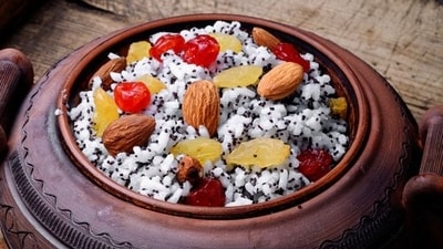 Fresh and dried fruits: During Pradosh Vrat, fresh and dried fruits are commonly consumed as part of the fasting regimen. (Pinterest) Fresh and dried fruits: During Pradosh Vrat, fresh and dried fruits are commonly consumed as part of the fasting regimen. (Pinterest)