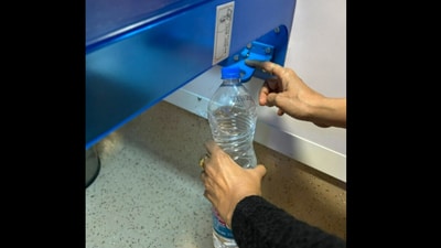 A man shared this picture of the water bottle holder. (X/@ Rajendra Kumbhat) A man shared this picture of the water bottle holder. (X/@ Rajendra Kumbhat)