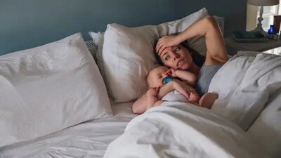 Insomnia, loss of sleep, or change in sleeping patterns can affect the body. Sometimes excessive sleeping can also be a sign of mental health disorder.&nbsp; (Unsplash)