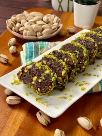 This recipe can be easily stored for 10-15 days outside without fridge.