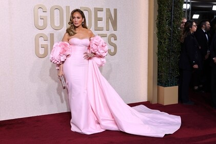 Jennifer Lopez in Nicole + Felicia couture