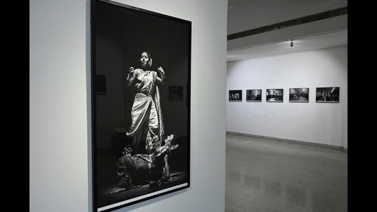 Photographs by Mumbai-based Sudharak Olwe, who has been documenting the lives and work of Lavani artists since 2003, will be on display. In a rarity for Kolkata, a Lavani troupe – led by Mamta Patil – will perform too. (Samir Jana / HT Photo)