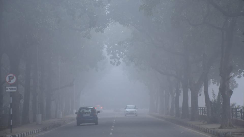 Chandigarh recorded a low of 7.4 degrees Celsius, while Mohali registered 7.8 degrees and Panchkula 7.2 degrees Celsius. (Keshav Singh/HT) Chandigarh recorded a low of 7.4 degrees Celsius, while Mohali registered 7.8 degrees and Panchkula 7.2 degrees Celsius. (Keshav Singh/HT)