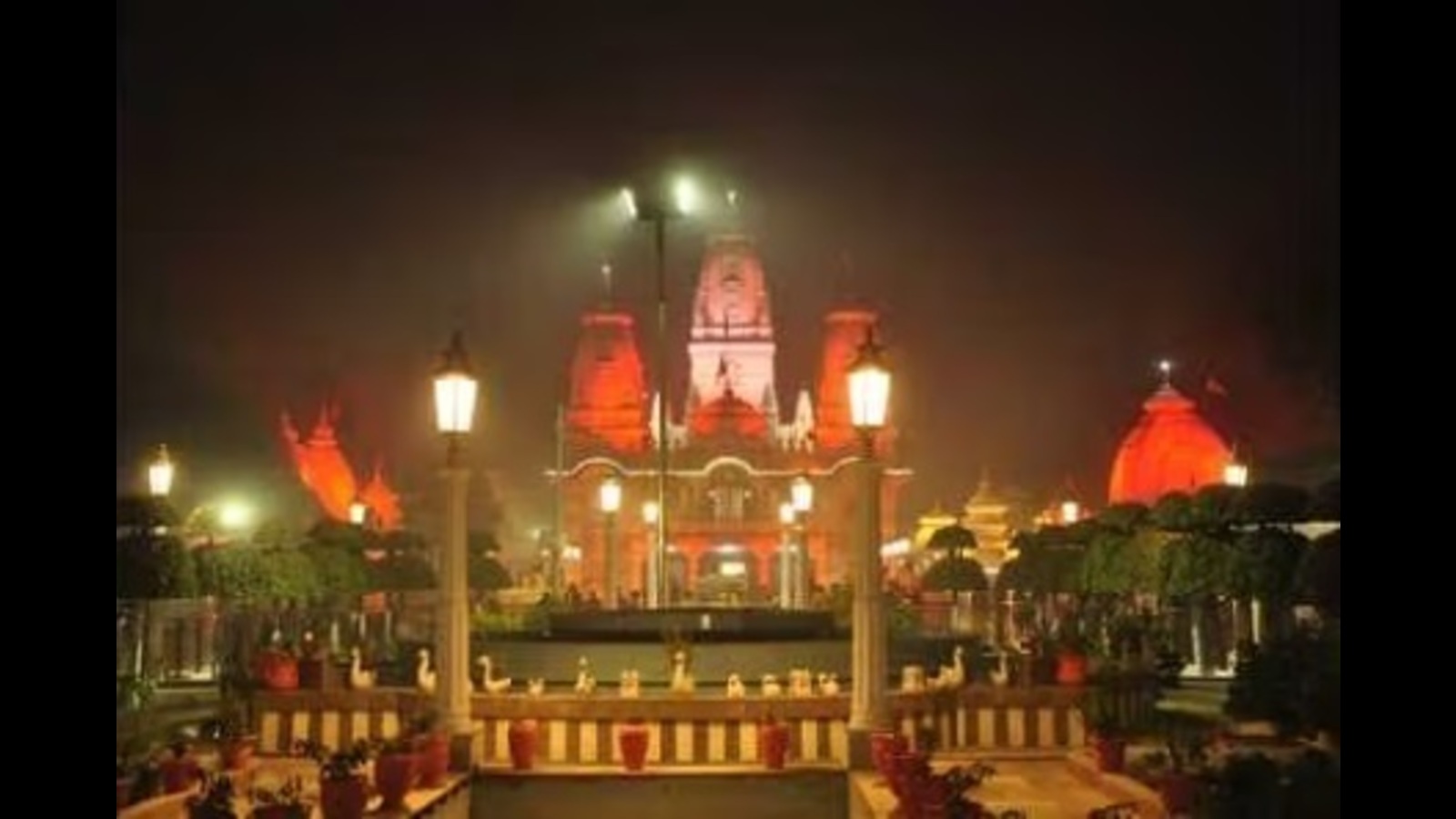 Makar Sankranti Mela: Gorakhnath temple decks up, rly to run spls, electric buses to ferry devotees - Vimarsana News