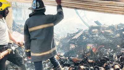 Jaipan factory in Vasai gutted in fire