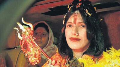 India, Mumbai...August 27, 2012... Radhe Maa visits Siddhivinayak Temple, Prabhadevi, Mumbai on Monday, August 27, 2012...Photo by Vijayanand Gupta / Hindustan Times. (Hindustan Times) India, Mumbai...August 27, 2012... Radhe Maa visits Siddhivinayak Temple, Prabhadevi, Mumbai on Monday, August 27, 2012...Photo by Vijayanand Gupta / Hindustan Times. (Hindustan Times)