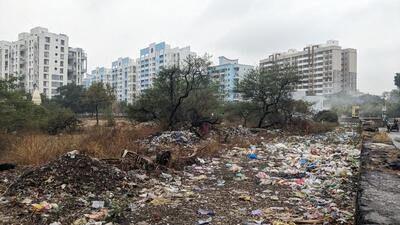PMC solid waste management department has set three-month deadline to clear the more than 900 chronic garbage spots across the city identified through survey. (SHANKAR NARAYAN/HT)