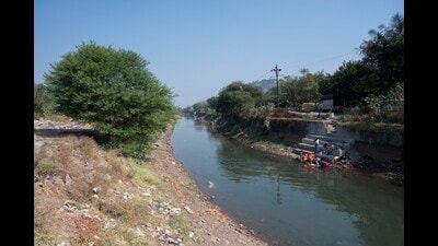 The Pune Municipal Corporation (PMC) carried out the survey to identify the land between Khadakwasla Dam to Phursungi that will be available once the open canal is replaced by the tunnel. (HT PHOTO) The Pune Municipal Corporation (PMC) carried out the survey to identify the land between Khadakwasla Dam to Phursungi that will be available once the open canal is replaced by the tunnel. (HT PHOTO)