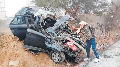 The police vehicle after the Monday night crash. (Manoj Dhaka/HT Photo) The police vehicle after the Monday night crash. (Manoj Dhaka/HT Photo)