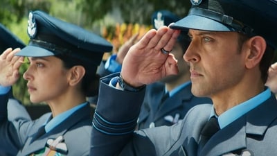 Deepika Padukone and Hrithik Roshan in a still from Fighter trailer. Deepika Padukone and Hrithik Roshan in a still from Fighter trailer.