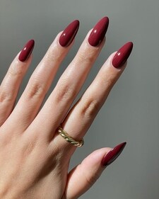 Cherry red nails are trending this season (Photo: Instagram) Cherry red nails are trending this season (Photo: Instagram)
