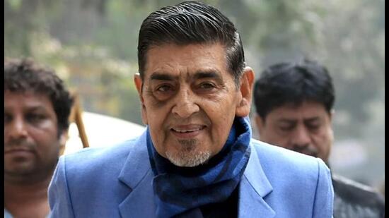 The Central Bureau of Investigation (CBI) claimed before a Delhi court on Tuesday that eyewitnesses saw Congress leader Jagdish Tytler incite a mob during the 1984 anti-Sikh riots which led to the killing of three people in Pul Bangash area of the national capital.