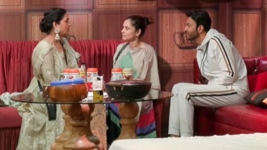 Ankita Lokhande's mom met her and Vicky Jain in Bigg Boss 17 house.
