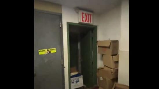 New York Police discovered a secret tunnel under a synagogue. (X)