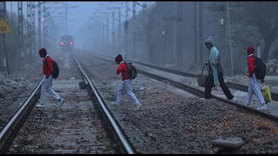 At Shahabad Mohammadpur Railway Station in the city on Wednesday morning. (Vipin Kumar/HT Photo) At Shahabad Mohammadpur Railway Station in the city on Wednesday morning. (Vipin Kumar/HT Photo)