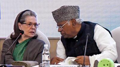 Congress chief Mallikarjun Kharge and Sonia Gandhi. (ANI)