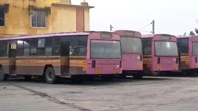 Except the trade unions affiliated with the DMK, other trade unions participated in the strike demanding better pay and allowances for pensioners (ANI) Except the trade unions affiliated with the DMK, other trade unions participated in the strike demanding better pay and allowances for pensioners (ANI)
