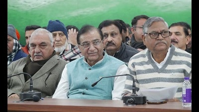 The meeting was presided over by party in-charge for Haryana Deepak Babaria. Former chief minister Bhupinder Singh Hooda, state unit president Udai Bhan, Rajya Sabha member Deepender Hooda, MLAs, senior leaders and volunteers attended the meeting. (HT photo) The meeting was presided over by party in-charge for Haryana Deepak Babaria. Former chief minister Bhupinder Singh Hooda, state unit president Udai Bhan, Rajya Sabha member Deepender Hooda, MLAs, senior leaders and volunteers attended the meeting. (HT photo)