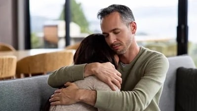 Making restitution and inviting the partner to find solutions together helps in restoring trust. (Unsplash) Making restitution and inviting the partner to find solutions together helps in restoring trust. (Unsplash)
