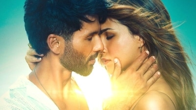 Shahid Kapoor and Kriti Sanon star in Teri Baaton Mein Aisa Uljha Jiya. Shahid Kapoor and Kriti Sanon star in Teri Baaton Mein Aisa Uljha Jiya.