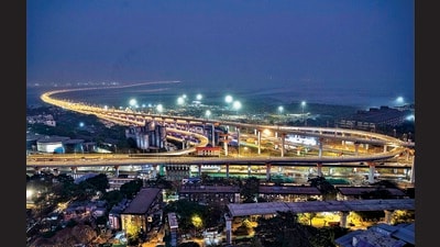 A night view of the MTHL- Mumbai Trans Harbour Link Road on the eve of the PM Narendra Modi to inaugurate MTHL on Thursday. (Satish Bate/ Hindustan Times)