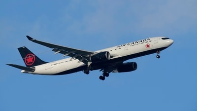 Passenger aboard Air Canada flight jumps off from cabin door before take-off: According to the New York Post, a passenger on an Air Canada flight to Dubai boarded the plane but jumped off before it took off. The incident occurred at Toronto Pearson International Airport.&nbsp; (AP)