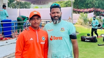 Vaibhav Sooryavanshi with Wasim Jaffer (HT) Vaibhav Sooryavanshi with Wasim Jaffer (HT)
