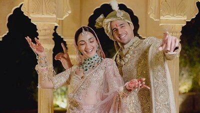 Actors Kiara Advani and Sidharth Malhotra tied the knot in Jaisalmer Actors Kiara Advani and Sidharth Malhotra tied the knot in Jaisalmer
