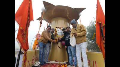 Ram Deep in Agra on Thursday from where it headed towards Ayodhya. (HT Photo)
