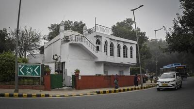 Sunehri Bagh Masjid on Motilal Nehru Marg in New Delhi. (Raj K Raj/HT Photo) Sunehri Bagh Masjid on Motilal Nehru Marg in New Delhi. (Raj K Raj/HT Photo)