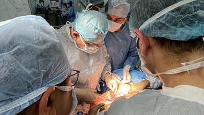15-year-old girl's organs being transplanted to give new lease of life to critically ill patients. (X/ADGPI-Indian Army)