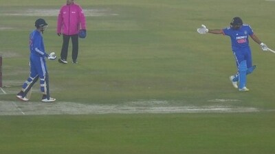 Rohit Sharma (R) expresses his anger at Shubman Gill for not taking a run (X) Rohit Sharma (R) expresses his anger at Shubman Gill for not taking a run (X)