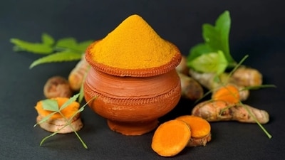 Ayurveda doctor Dr Zeel Gandhi in an interview with HT Digital cautions about consuming turmeric extract in large quantities as it can become potentially toxic. (Pixabay) Ayurveda doctor Dr Zeel Gandhi in an interview with HT Digital cautions about consuming turmeric extract in large quantities as it can become potentially toxic. (Pixabay)