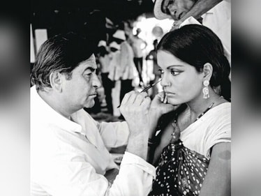 Raj Kapoor and Zeenat Aman on the sets of Satyam Shivam Sundaram Raj Kapoor and Zeenat Aman on the sets of Satyam Shivam Sundaram