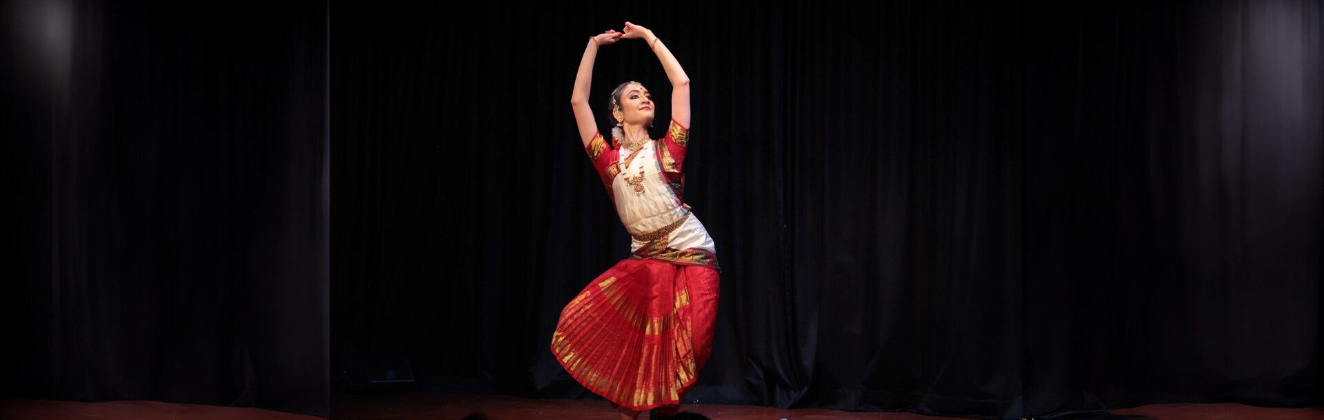 Dancer Sophia Salingaros is a disciple of Guru Sreedhara Akkihebbalu and Guru Rama Vaidyanathan.