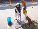 PM Modi participates in ‘Swachhata Abhiyan’ drive in Nashik PM Modi participates in ‘Swachhata Abhiyan’ drive in Nashik