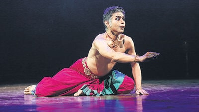 Bharatnatyam artiste Samrat Dutta performing on Day 1 of the two-day cultural event being organised by Pracheen Kala Kendra, Kalashree Delhi and Chandigarh Sangeet Natak Academy. (HT Photo) Bharatnatyam artiste Samrat Dutta performing on Day 1 of the two-day cultural event being organised by Pracheen Kala Kendra, Kalashree Delhi and Chandigarh Sangeet Natak Academy. (HT Photo)
