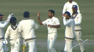 Bhuvneshwar Kumar picked up a five-wicket haul in Ranji Troohy match against Bengal Bhuvneshwar Kumar picked up a five-wicket haul in Ranji Troohy match against Bengal