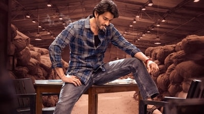 Mahesh Babu keeps Guntur Kaaram afloat even when it falters Mahesh Babu keeps Guntur Kaaram afloat even when it falters