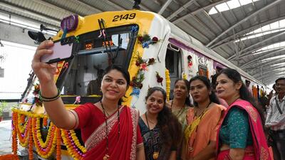 Navi Mumbai, India - Jan. 12, 2024:During PM Narendra Modi flags off trains starting from Uran to Nerul at Uran in Navi Mumbai, India, on Friday, January 12, 2024. (Photo by Bachchan Kumar/ HT PHOTO) (HT PHOTO)