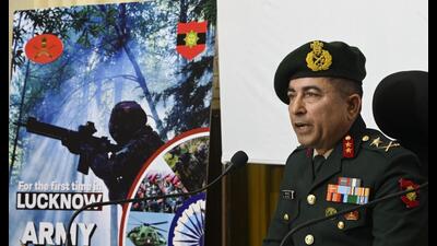 Parade Commander and General Commanding Officer of MUPSA Maj Gen Salil Seth at a press briefing. (HT Photo) Parade Commander and General Commanding Officer of MUPSA Maj Gen Salil Seth at a press briefing. (HT Photo)