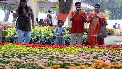 The flower show will be inaugurated at noon 12 hours on January 25 by Dy commissioner of police (Traffic) Vijaykumar Magar. (HT FILE)