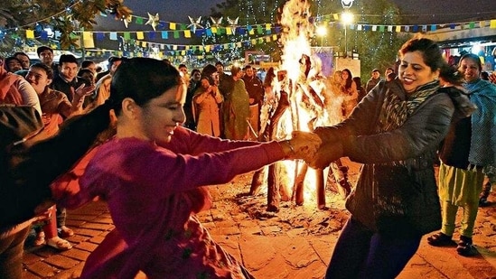 Makar Sankranti, a festival celebrated across the country, will be observed on January 15 this year. It is known for its cultural and astronomical significance. Here are ten very rare and interesting facts about Makar Sankranti you probably never heard about.&nbsp;(HT/Sonu Mehta)